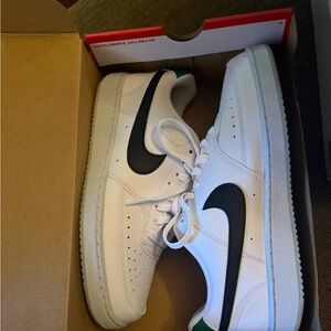 Mens Nike Court Low NIB
